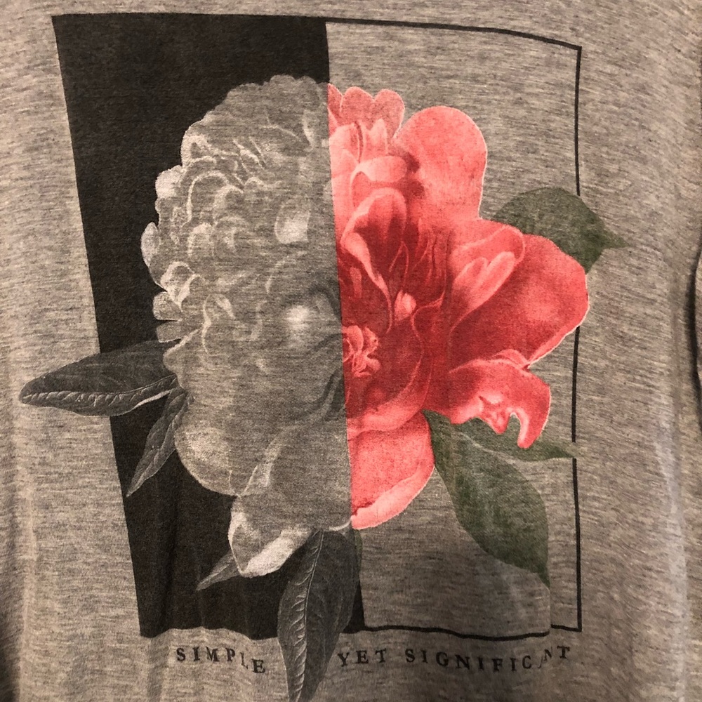 A&F Tee - Picture 2 of 4